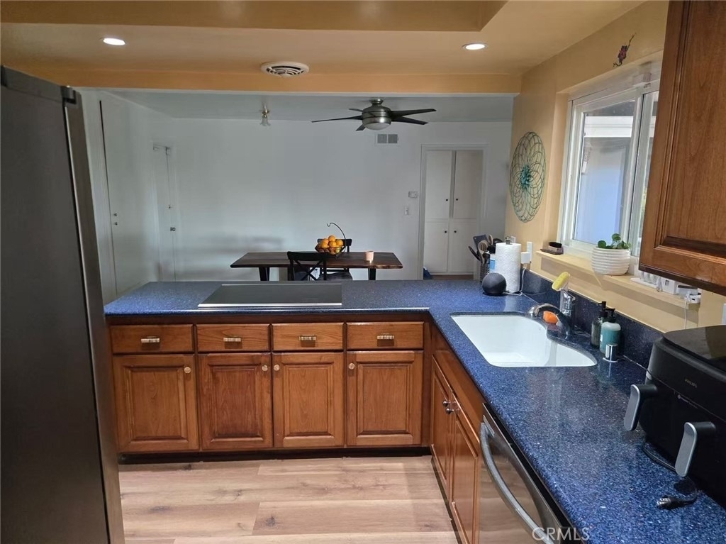 444 Redlands Avenue - Photo 10