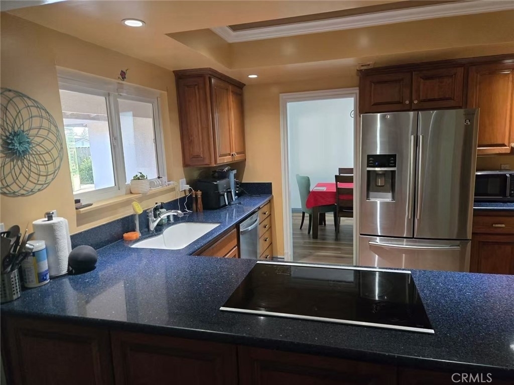 444 Redlands Avenue - Photo 12