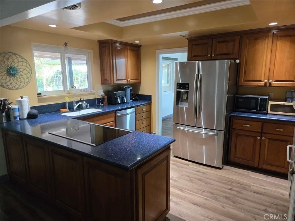 444 Redlands Avenue - Photo 11