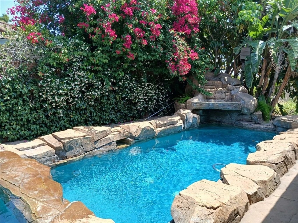 444 Redlands Avenue - Photo 5