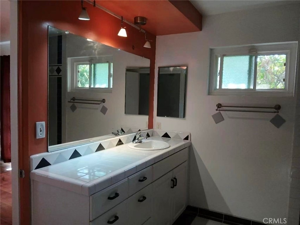 444 Redlands Avenue - Photo 39