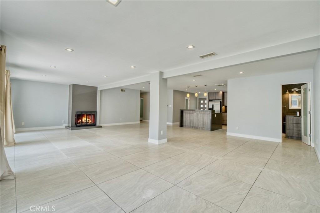 20516 Clark Street - Photo 10