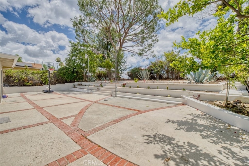 20516 Clark Street - Photo 22