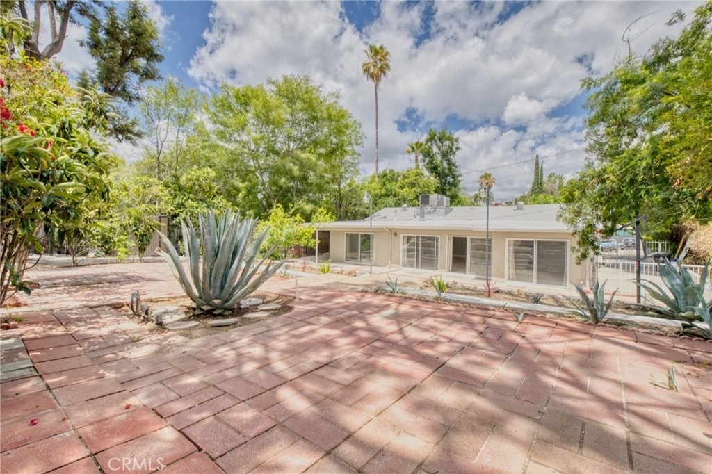 20516 Clark Street - Photo 24