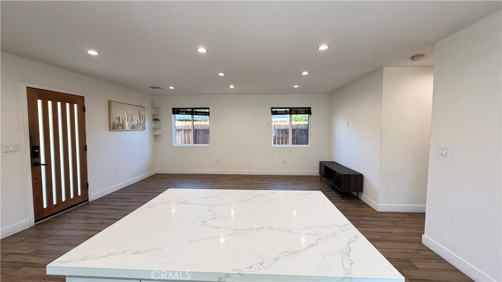 7257 Wilbur Avenue - Photo 5