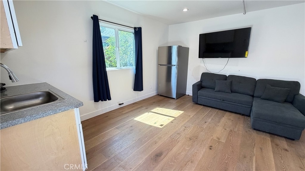 7257 Wilbur Avenue - Photo 5