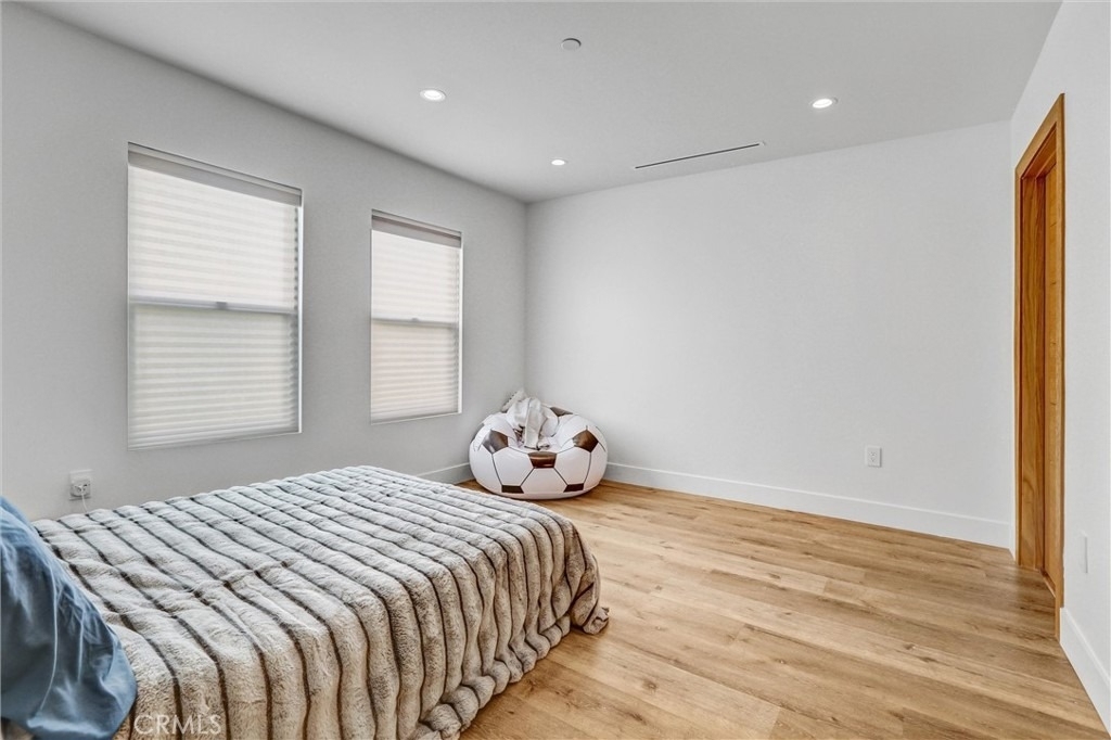 6900 Corbin Avenue - Photo 13
