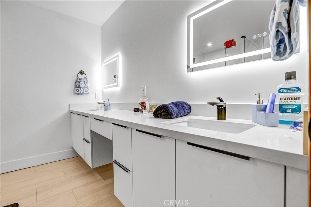 6900 Corbin Avenue - Photo 16