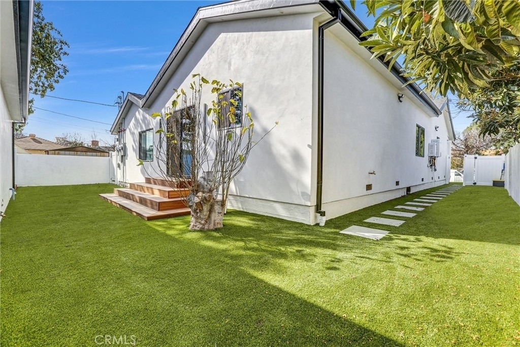 6900 Corbin Avenue - Photo 21