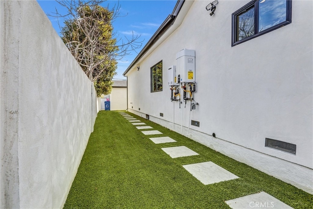 6900 Corbin Avenue - Photo 23