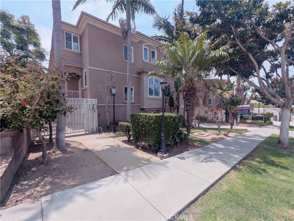 328 E Imperial - Photo 0