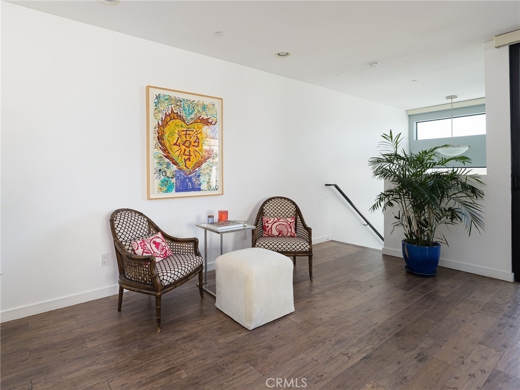 121 E Walnut - Photo 17