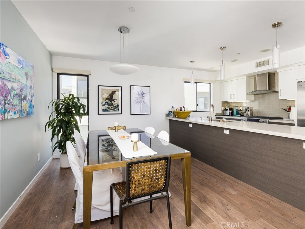 121 E Walnut - Photo 11
