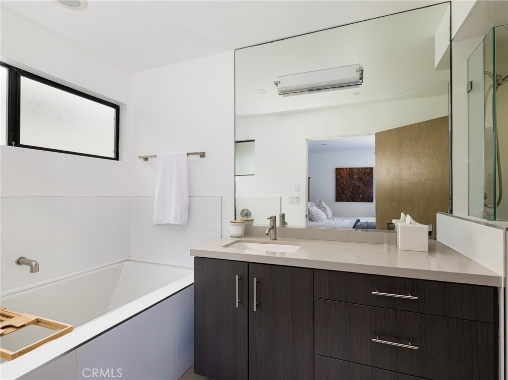 121 E Walnut - Photo 22
