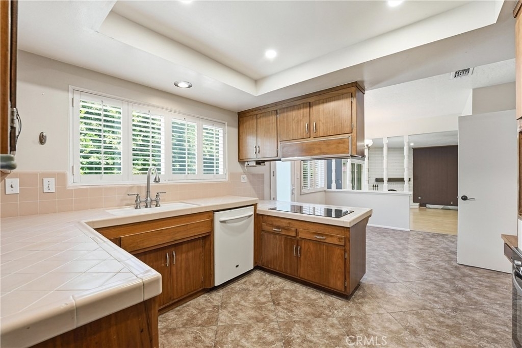 1163 N Lincoln - Photo 11