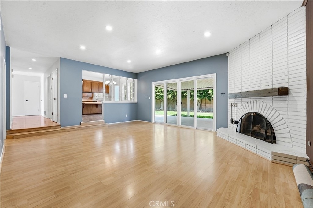 1163 N Lincoln - Photo 6