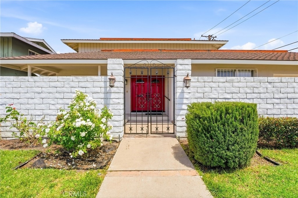 1163 N Lincoln - Photo 1