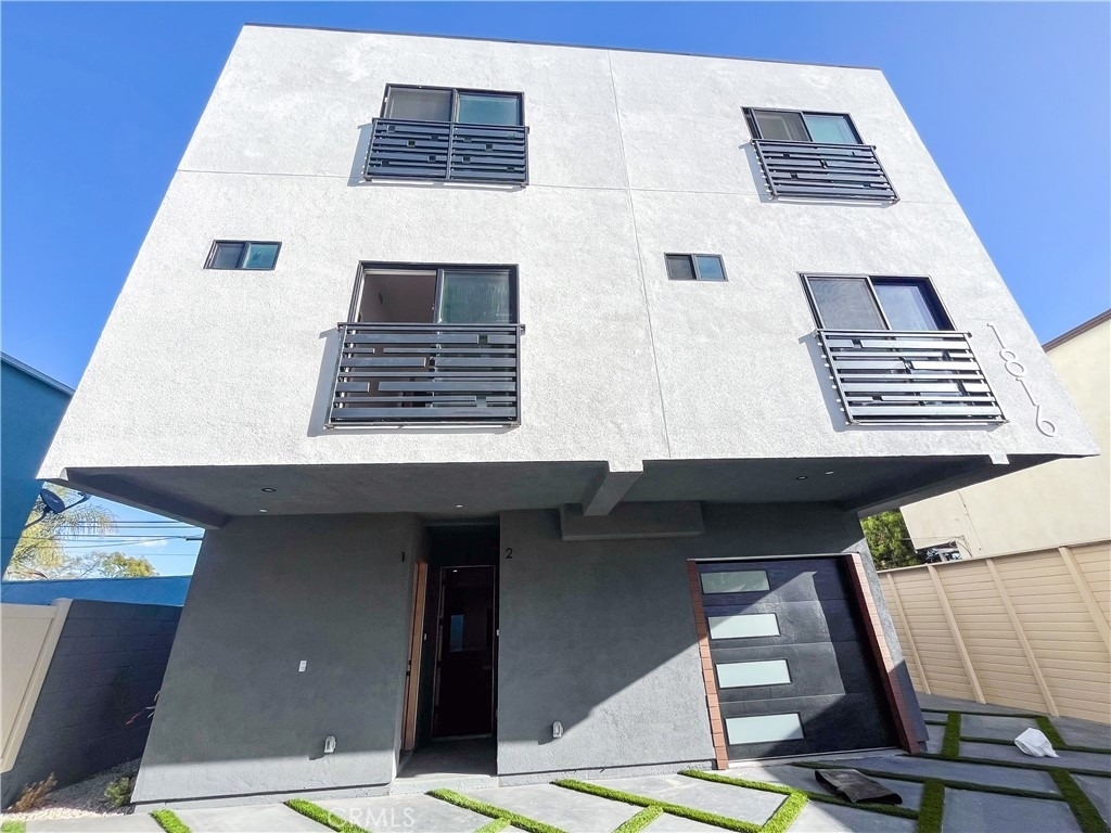 1816 1 S Hauser Boulevard - Photo 1