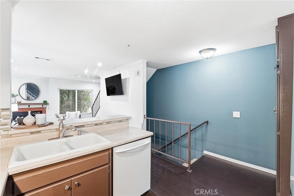 334 S Walnut Unit D (11) - Photo 4