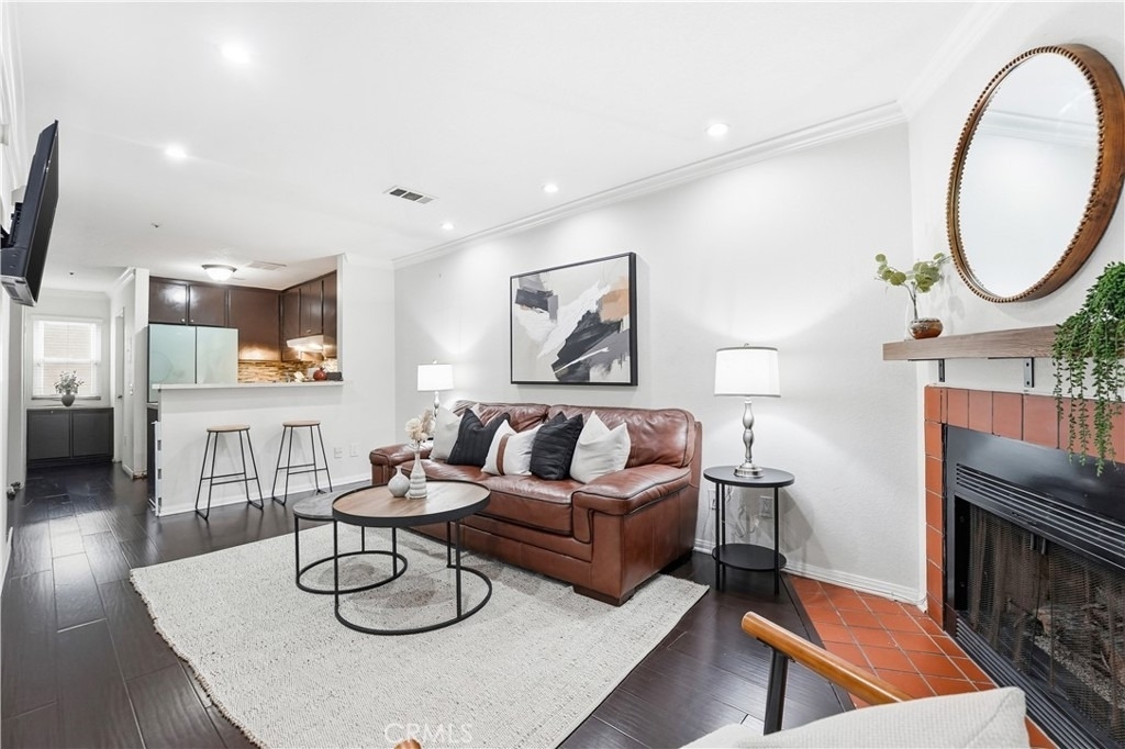 334 S Walnut Unit D (11) - Photo 1
