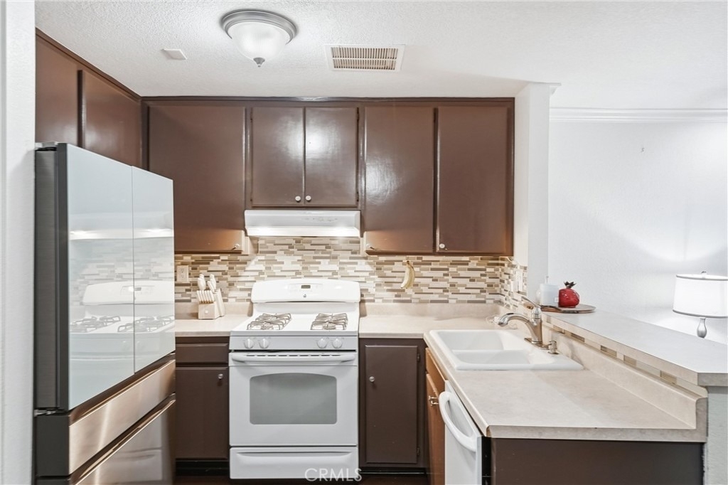 334 S Walnut Unit D (11) - Photo 5