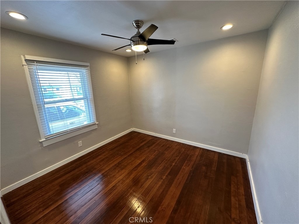 633 W Maple Avenue - Photo 22