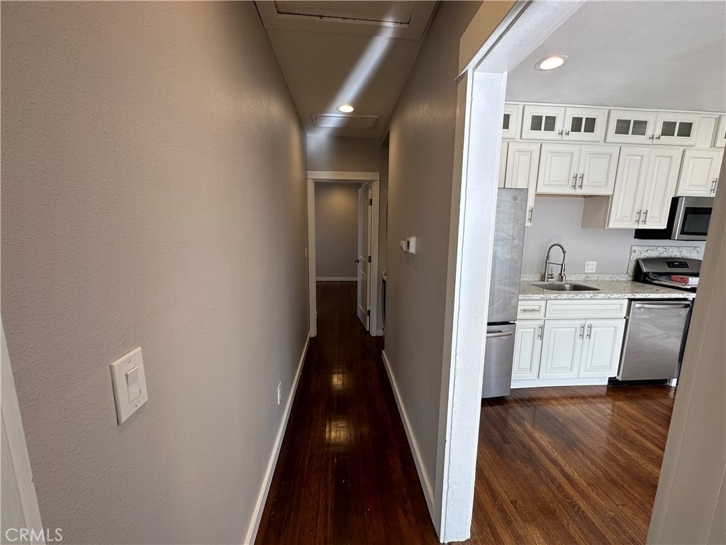 633 W Maple Avenue - Photo 14