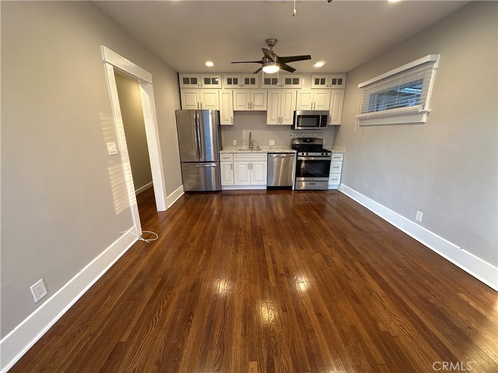 633 W Maple Avenue - Photo 6