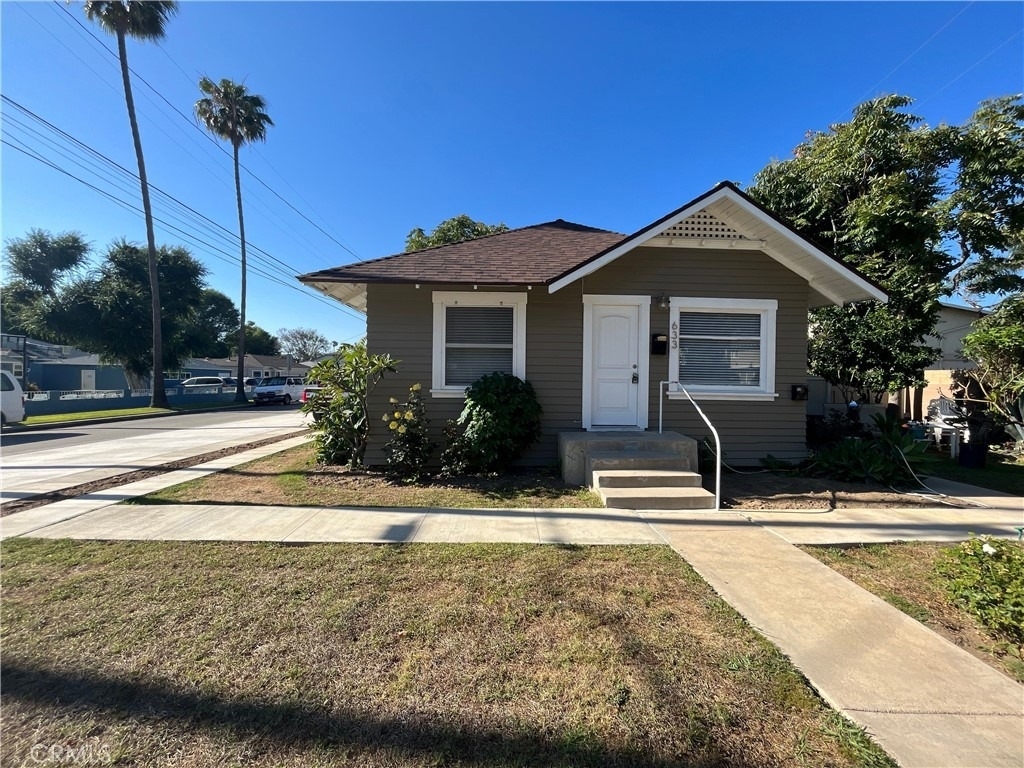 633 W Maple Avenue - Photo 1