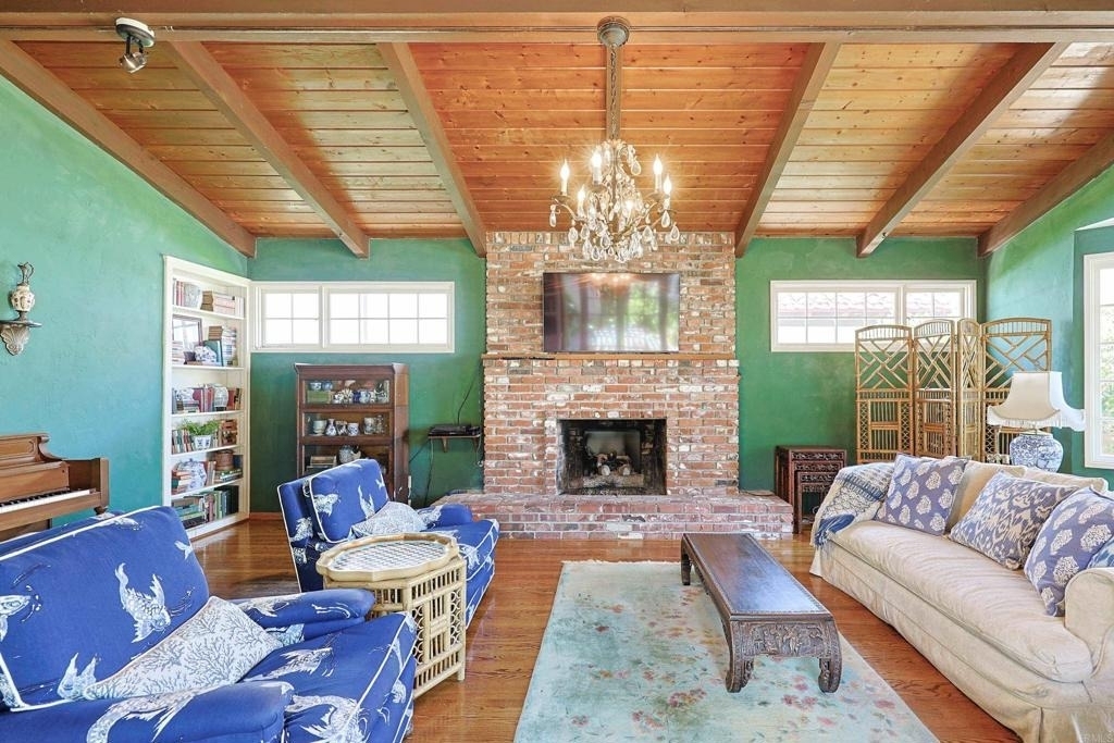 610 Country Club - Photo 13