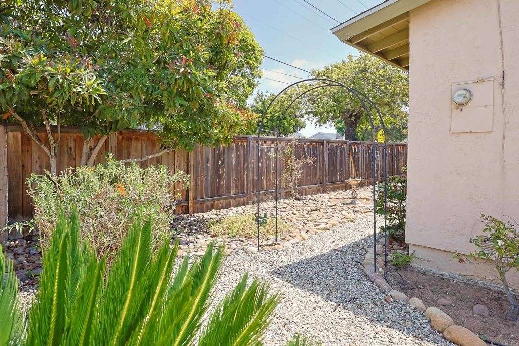 610 Country Club - Photo 58