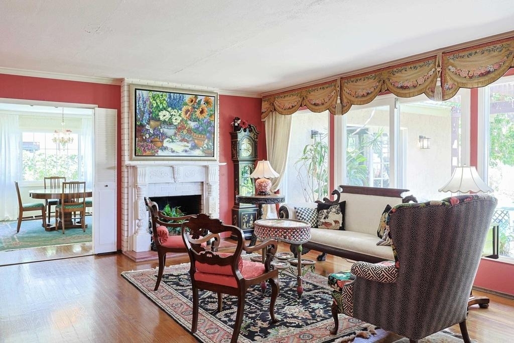 610 Country Club - Photo 2