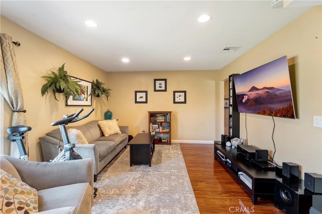 5141 Cheryl Drive - Photo 2