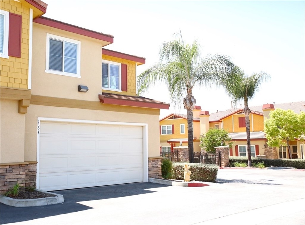 1510 Orange Avenue - Photo 0