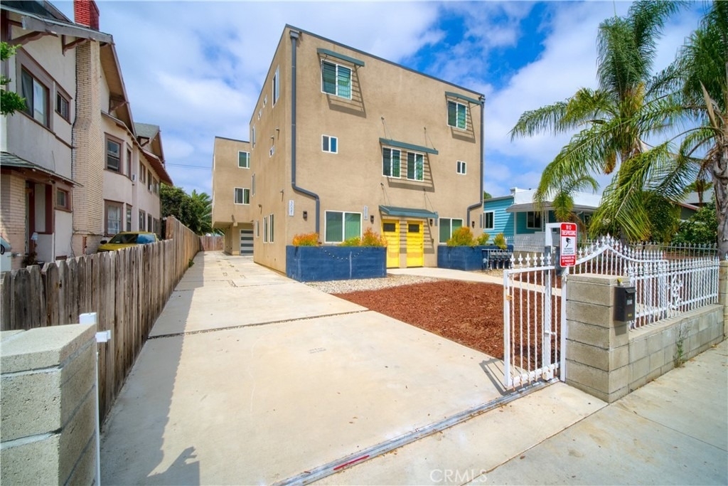 3019 S Raymond Avenue - Photo 13