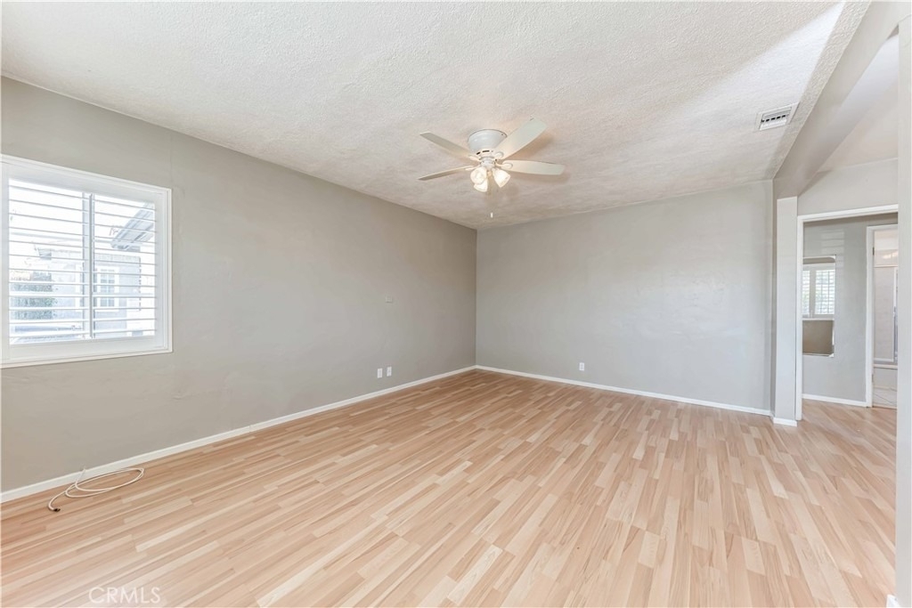 17309 Elgar Avenue - Photo 4