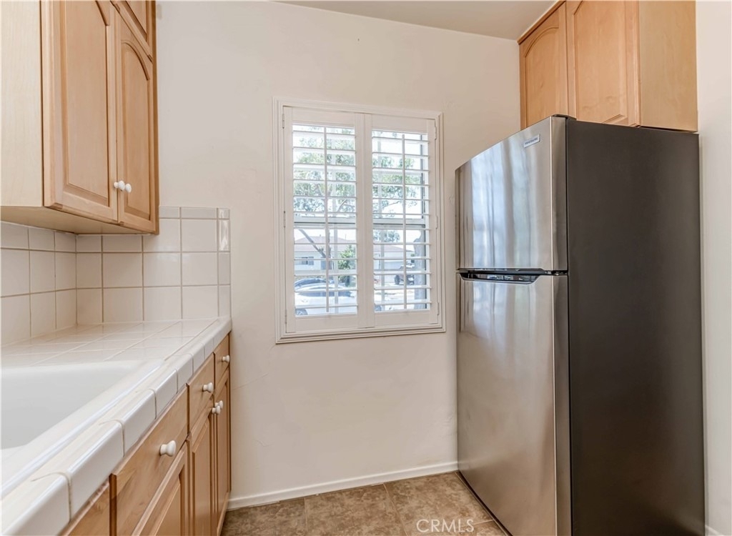 17309 Elgar Avenue - Photo 8