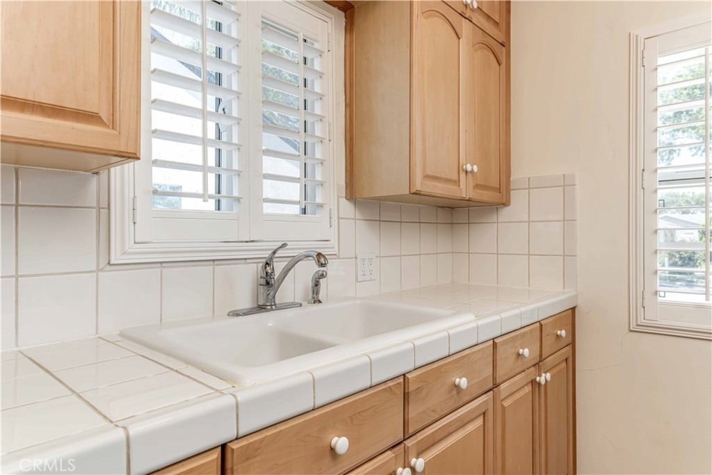 17309 Elgar Avenue - Photo 7