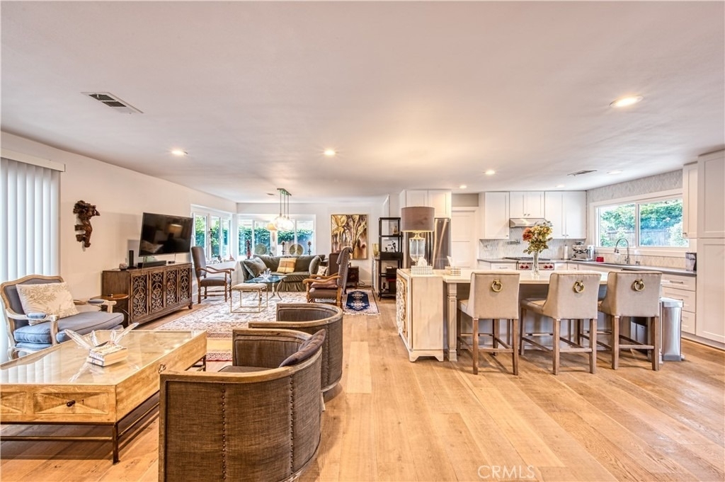 1800 Irvine - Photo 2
