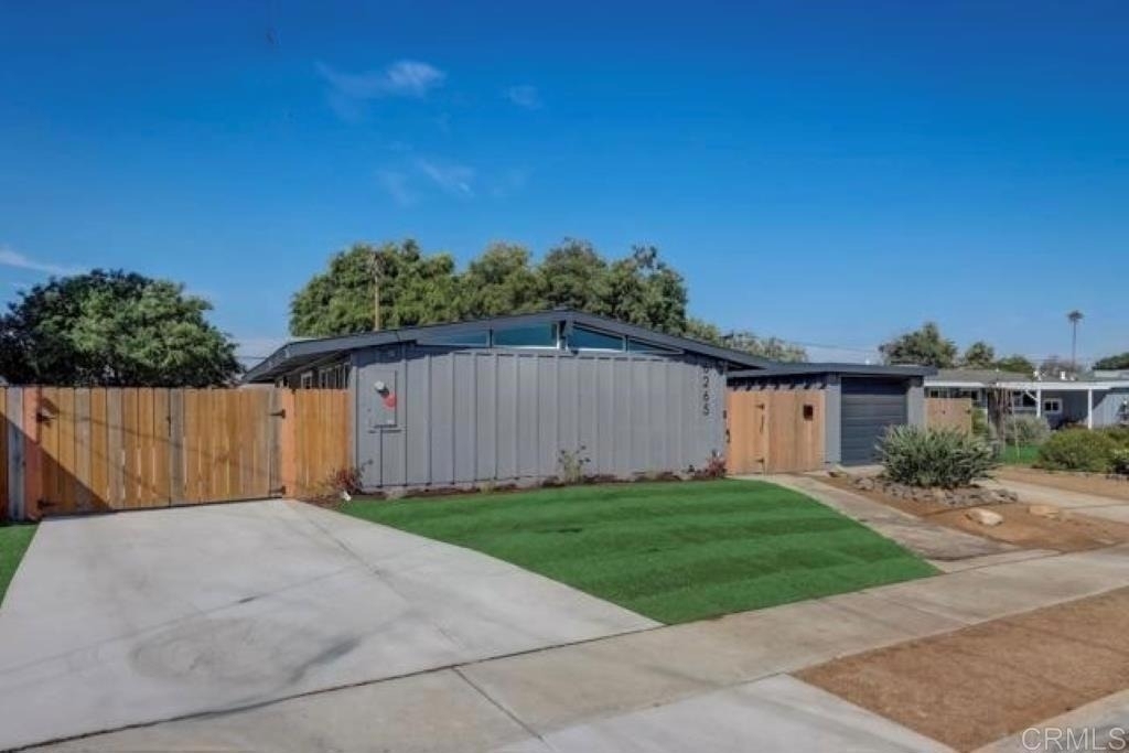 6265 Lake Alamor Avenue - Photo 15