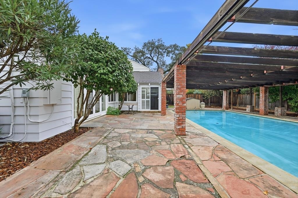 20 Kent Place - Photo 70