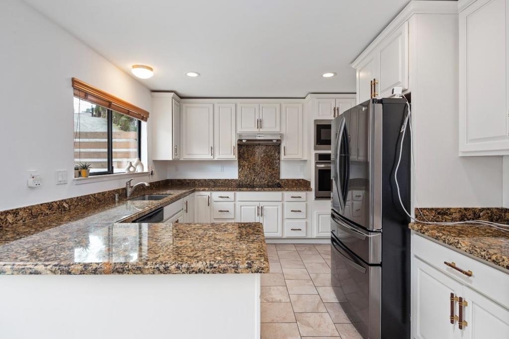 70 Adam Court - Photo 3