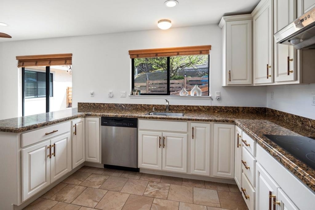 70 Adam Court - Photo 4