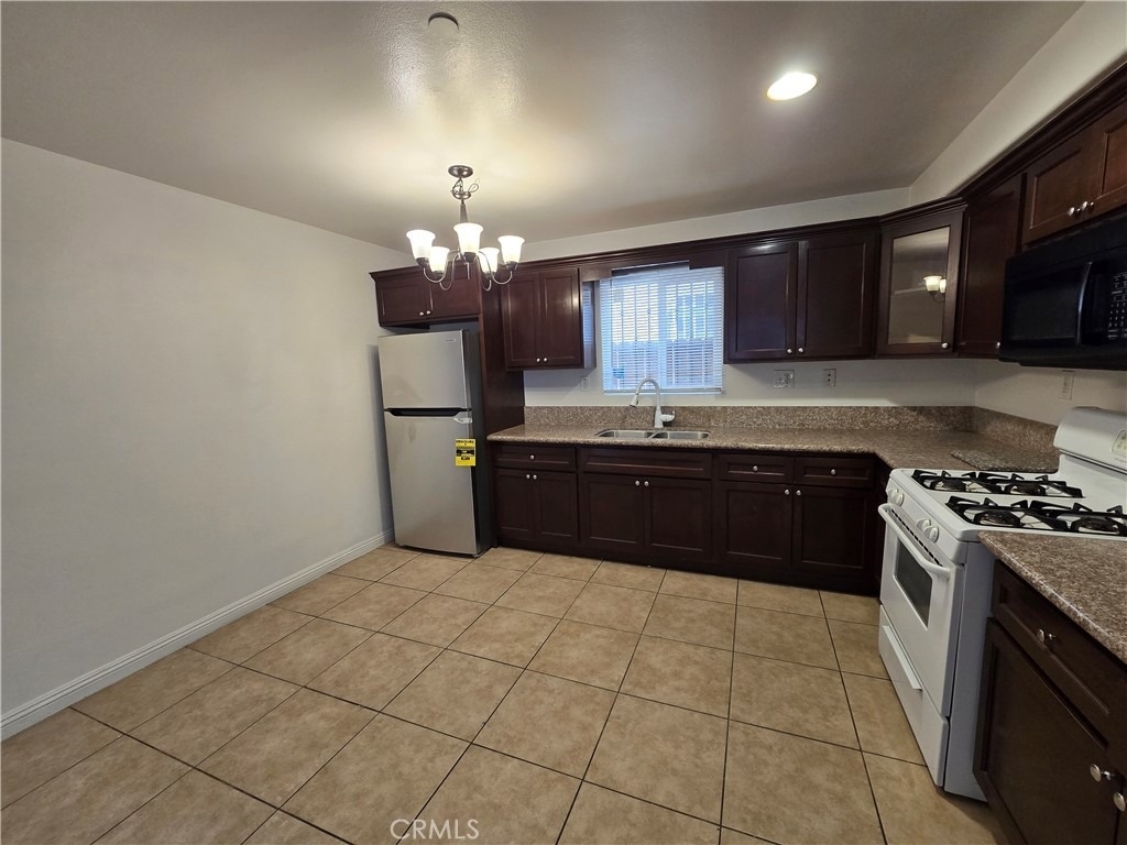 10218 S San Pedro - Photo 4