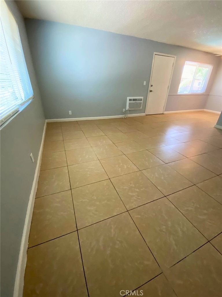 811 Orchid Court - Photo 10