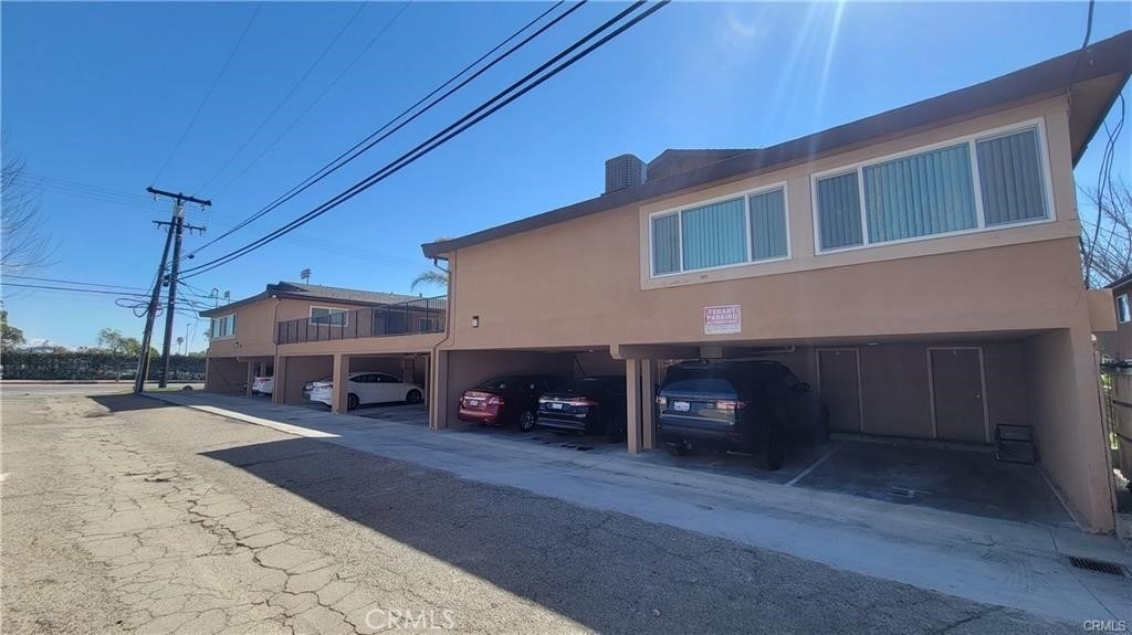 811 Orchid Court - Photo 1