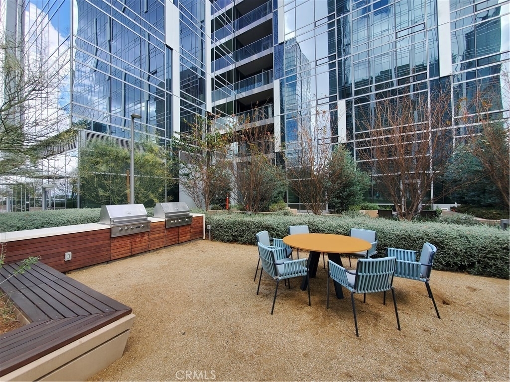 877 Francisco Street - Photo 11