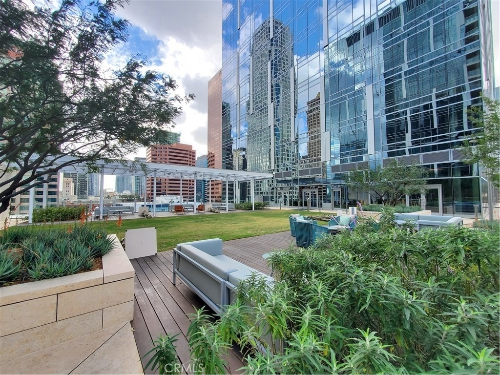 877 Francisco Street - Photo 12