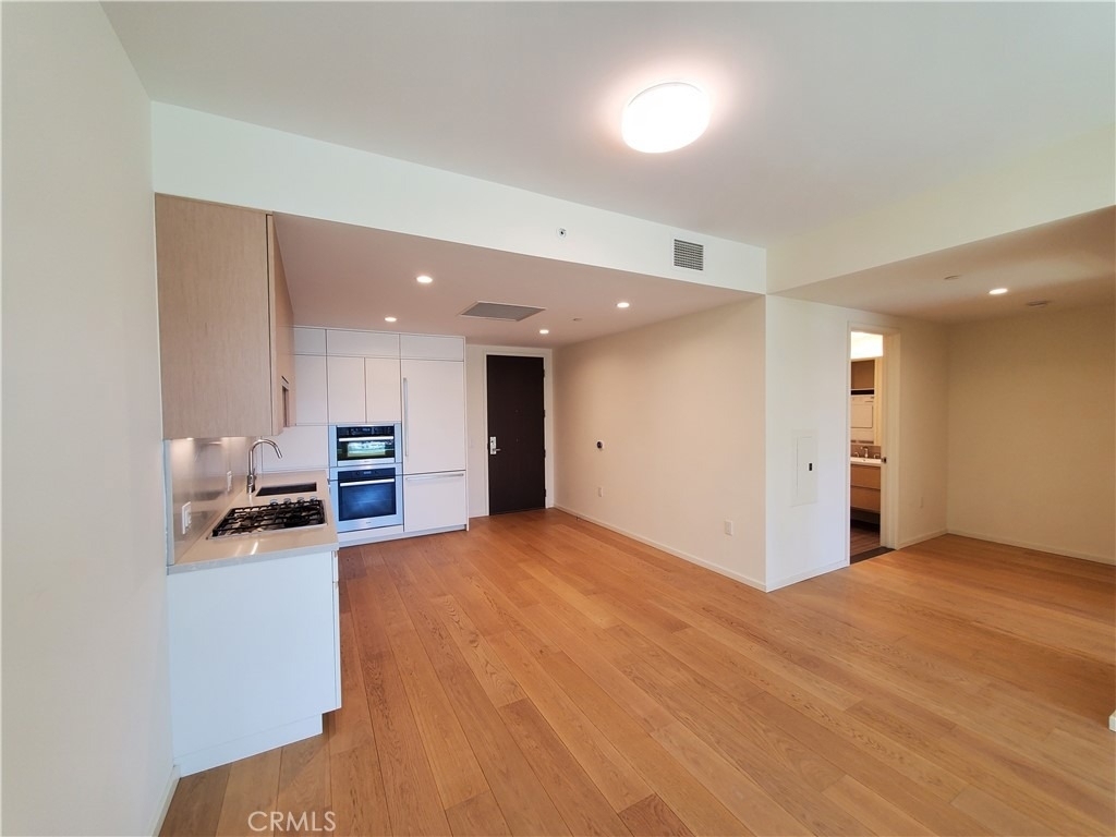 877 Francisco Street - Photo 2