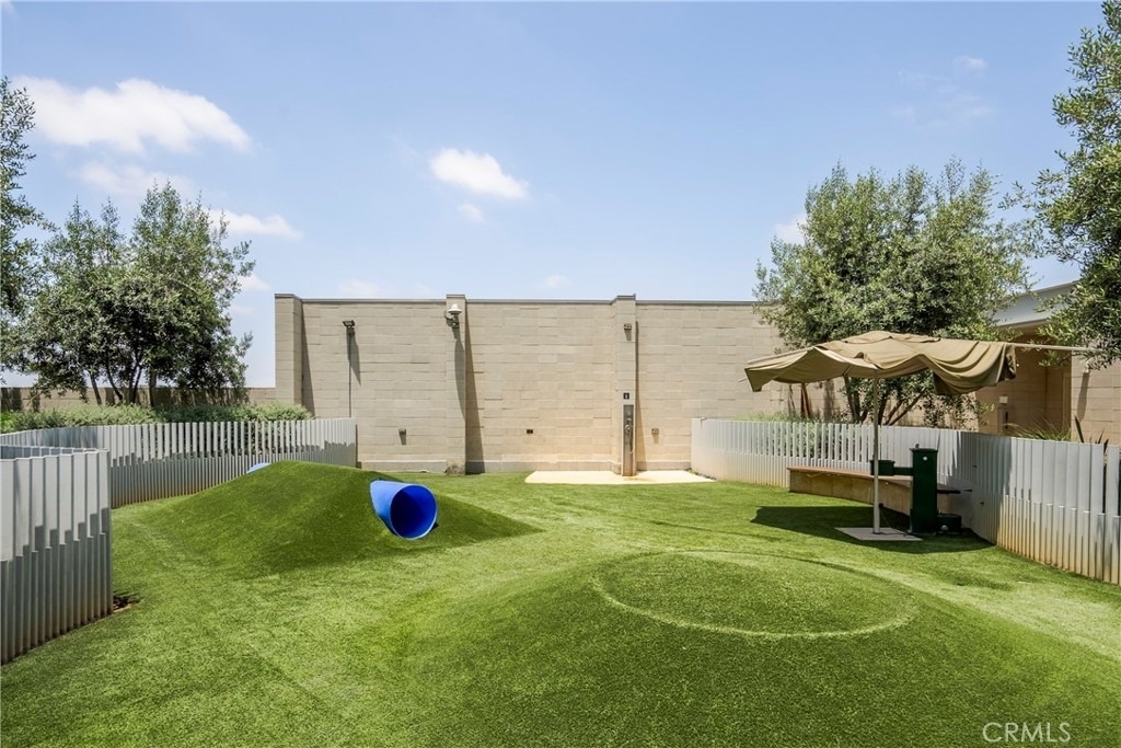 877 Francisco Street - Photo 20